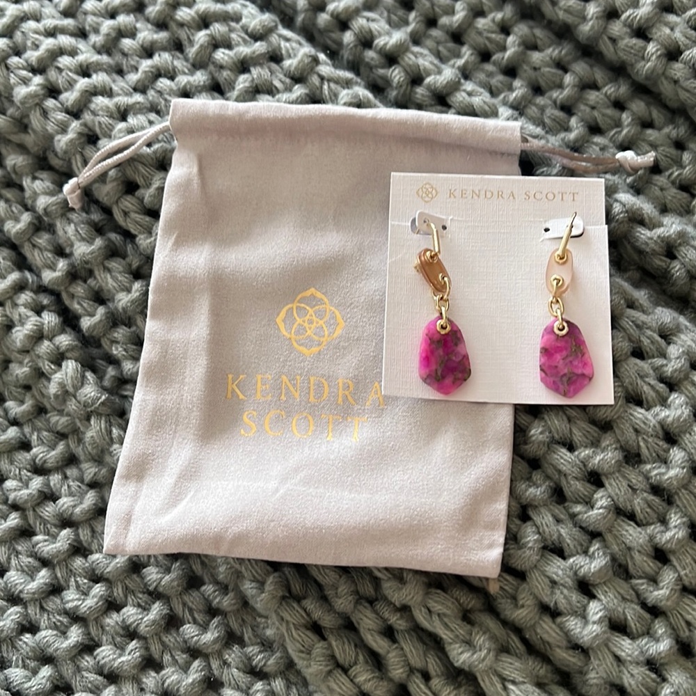 🌸🌸authentic Kendra Scott earrings 🌸🌸